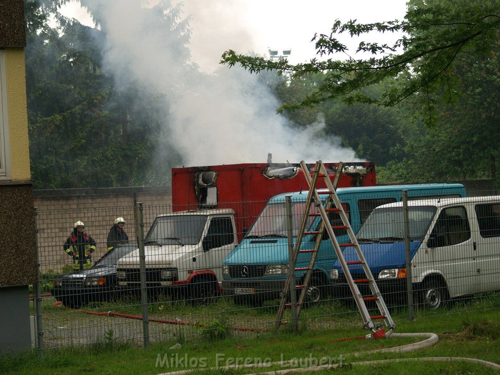 Brand Frittenwagen Pkw Koeln Vingst Passauerstr P13.JPG